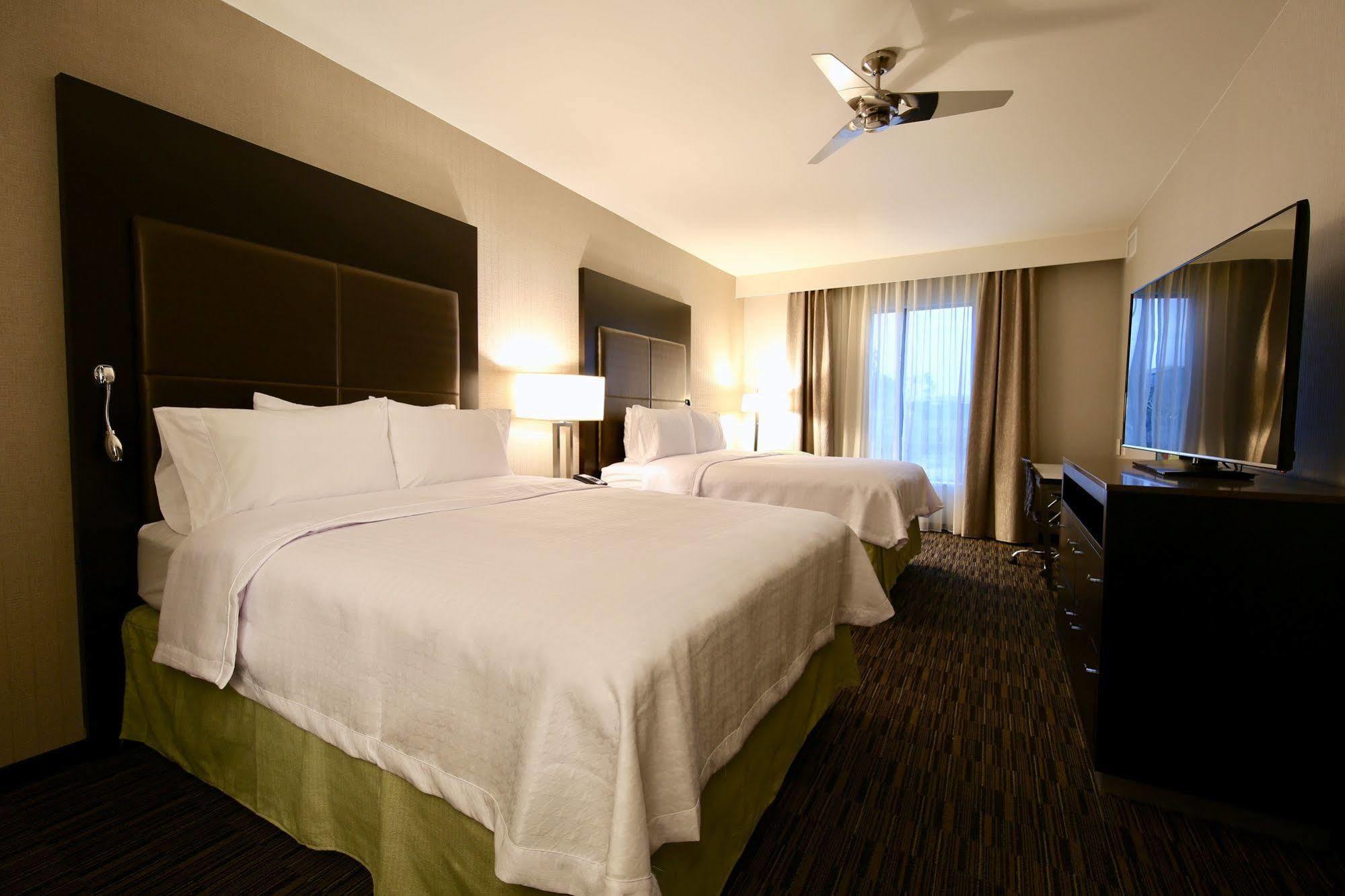 โฮมวู้ด สวีท บาย ฮิลตัน เออร์ไวน์ จอห์น เวย์น แอร์พอร์ต Hotel ภายนอก รูปภาพ