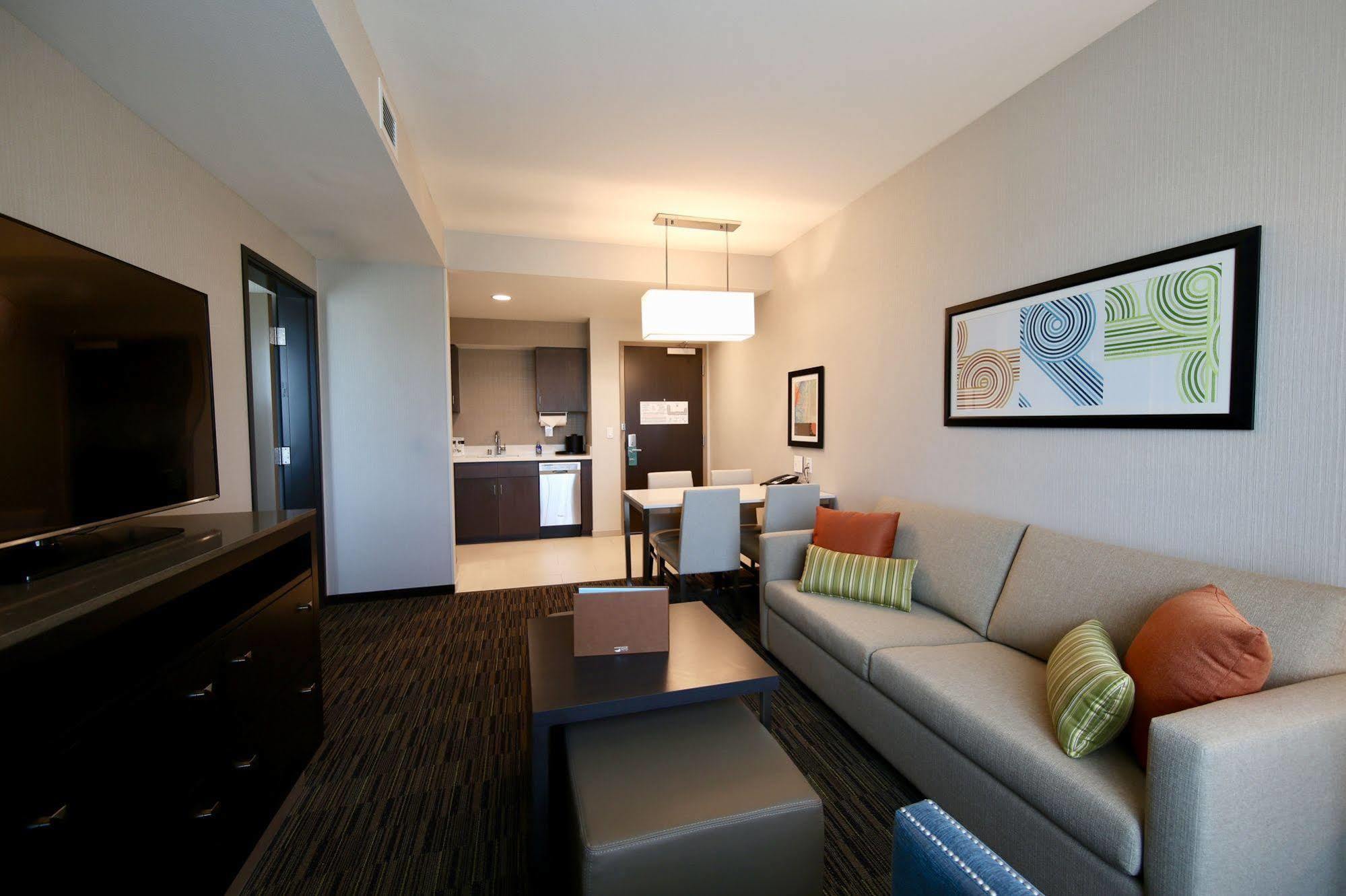 โฮมวู้ด สวีท บาย ฮิลตัน เออร์ไวน์ จอห์น เวย์น แอร์พอร์ต Hotel ภายนอก รูปภาพ